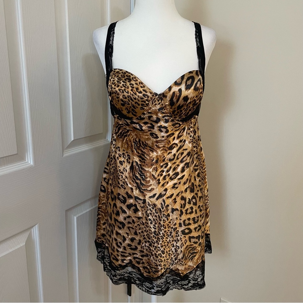 Ivy & Annabelle Intimates Animal Print Silky Nightie w/ Bra Cups Women’s Size L
